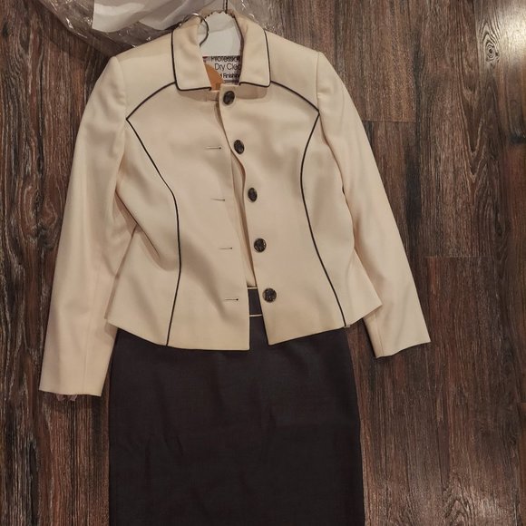 Vintage 90's Amanda Smith 3 piece suit - Picture 2 of 4